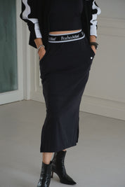 Flyaway Flow Skirt – Black Edition